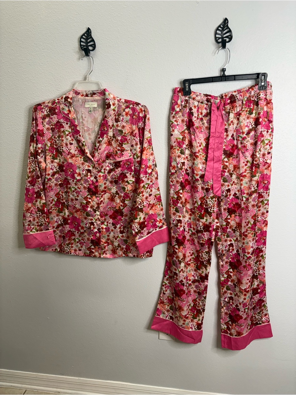 Ted Baker London Size Medium Pajama Set